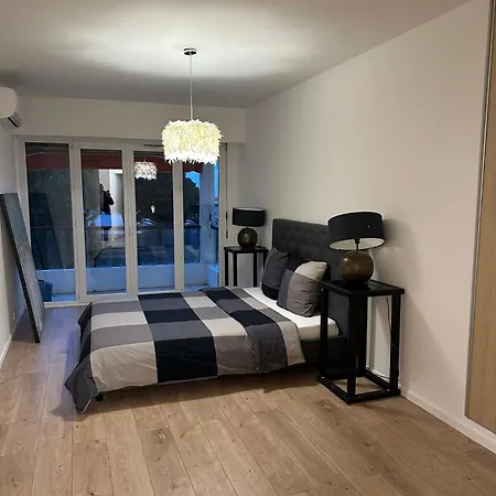 2 Bedroom Ocean View Apartment