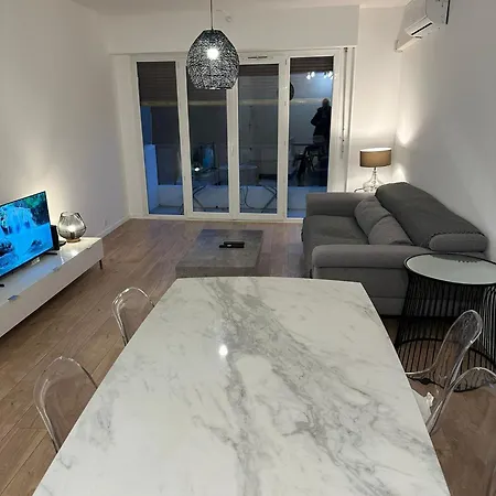 2 Bedroom Ocean View Nice