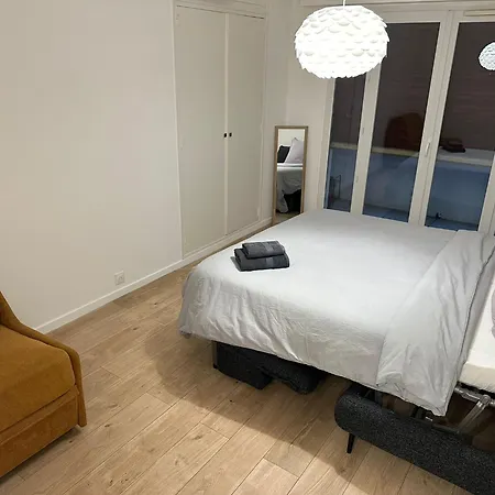 2 Bedroom Ocean View Apartment *